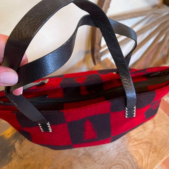 PENDLETON Red Black Buffalo Wool Bag w/ Woodland Design Leather Straps USA NEW!! - Picture 5 of 12